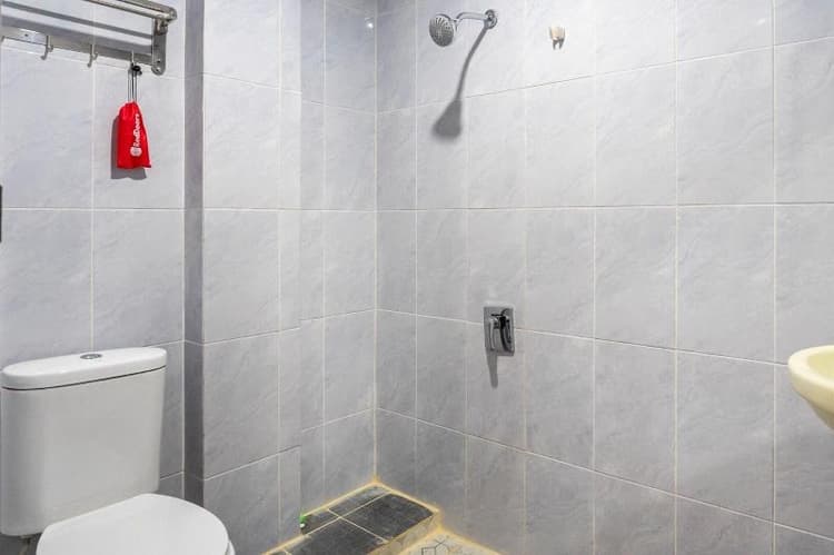 Formerly RedDoorz Manhattan Times Square Medan 2