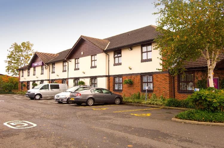 Premier Inn Oldham - Broadway