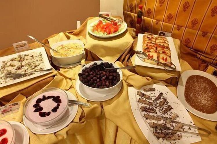 Capri Hotel Suites