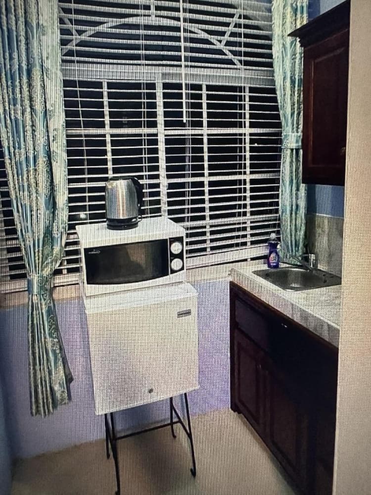 Dela de-Rose Guest House negril Jamaica