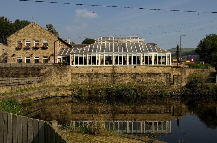 Premier Inn Halifax South