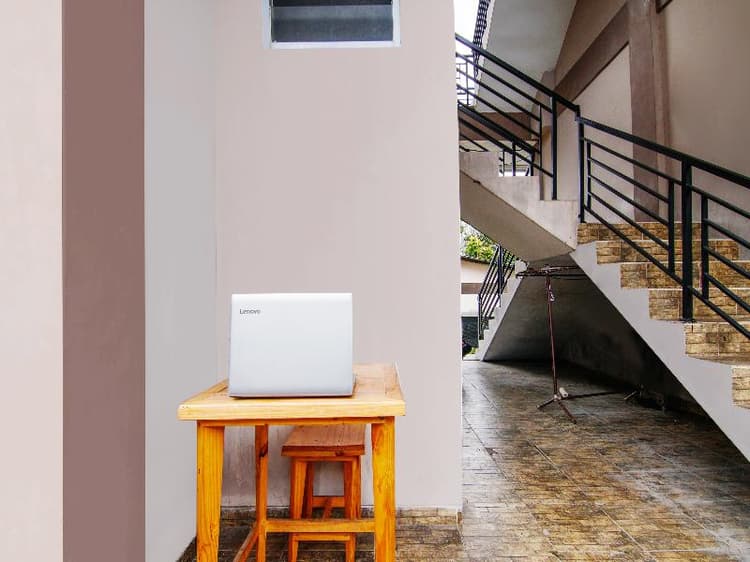 Spot On 91598 Oklahoma Homestay Syariah