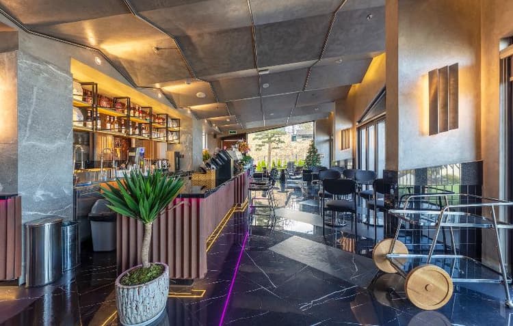 Adela Hostel & Coffee