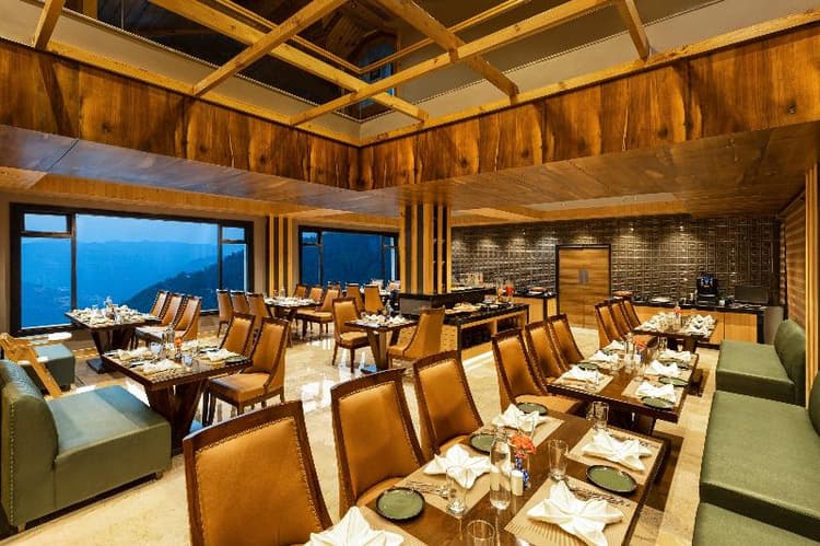 Justa Cliffend Resort & Spa, Mashobra