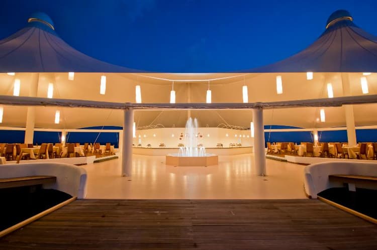 Safari Island Resort