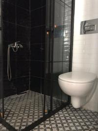 Anita Kemer Noch Hotel