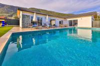 Villa Tawny