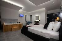 Villa Neon