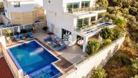 Villa Moonshine