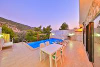 Villa Stone 1
