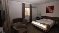 Kardeş Otel