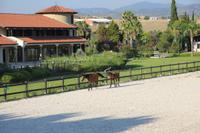 Konvoy Hotel & The Country Club