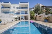 Villa Motion 1 by Akdenizvillam
