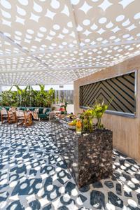 The Xon Hotel