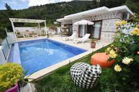 Villa Reyyan by Helaltatilvillari
