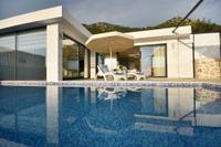 Villa Ural by Helaltatilvillalari