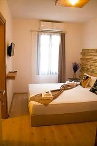 Lavinia Hotel
