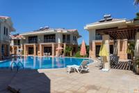 Villa Elm by Elm