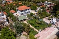Ayris Hotel