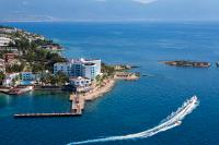 Le Bleu Hotel & Resort