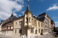 De Bourgtheroulde, Autograph Collection
