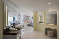 Paloma Marina Suites