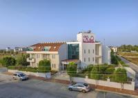 Risus Hotel Side