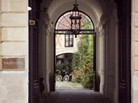 Yndo Hotel