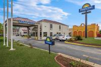 Days Inn by Wyndham Bainbridge