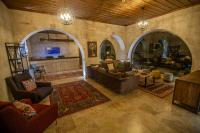 Nino Cave Suite
