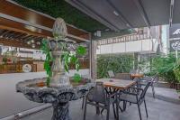 Seven City Hotel