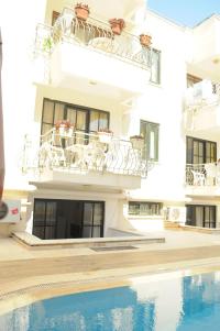 Kemer Suit