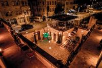 Young Cave Hotel