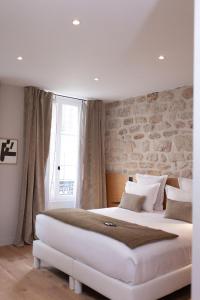 Tinah Champs Elysa Es