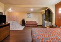 Rodeway Inn & Suites East