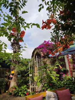 Side Tuana Garden Home