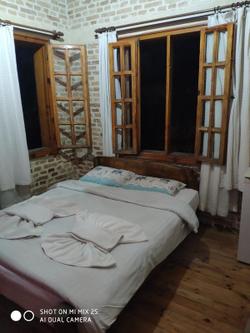 Otel Wood House
