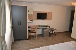 Piyes Otel