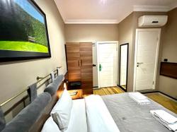 Aram Kerasi Rooms
