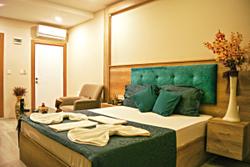Destinia Pera Suites