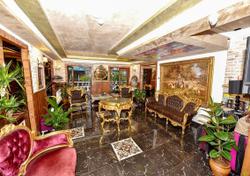Royal Garden Suite and Hotel