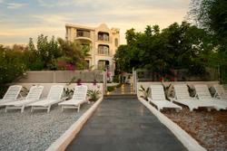 Icon Beach Suites Hotel
