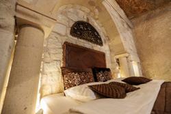 Shadow Cave House