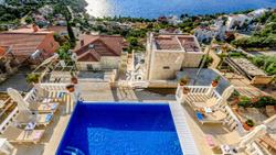 Villa Ketchy