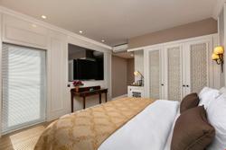 Pukka Hotel