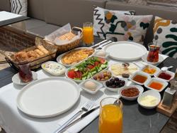 Parla Otel Küçükköy