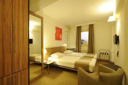 Kardeş Otel