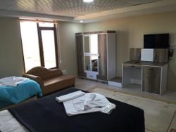 Yükselen Otel