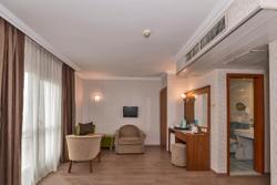 Grand Rue Hotel