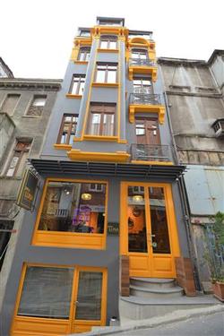 Pera Luna Residence